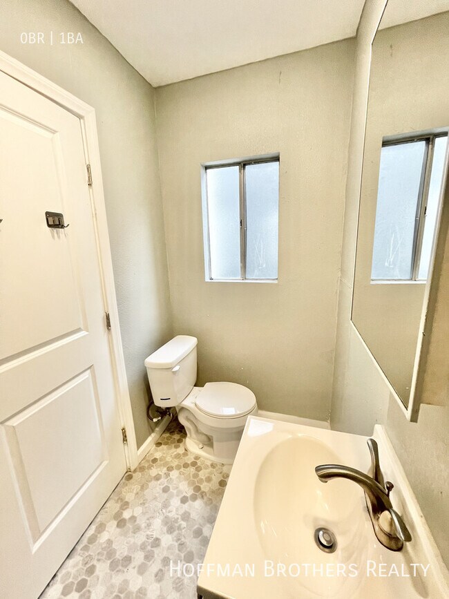 Building Photo - 1403 E 23rd St