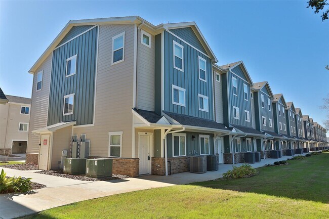 Building Photo - 21155 Gosling Rd