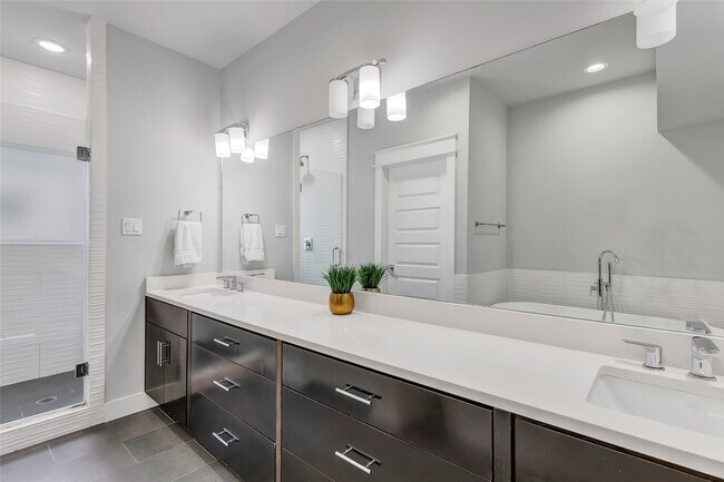 Building Photo - 3309 Baron St