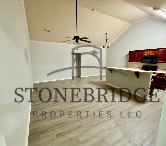 Building Photo - 2 bed, 2 bath, 1 level townhome in Calera