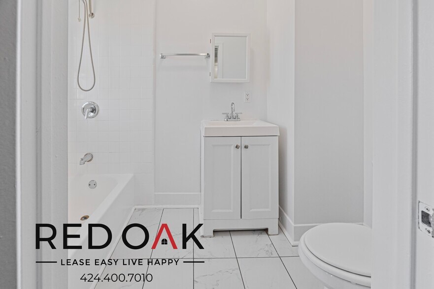 Building Photo - 744 Beacon Ave