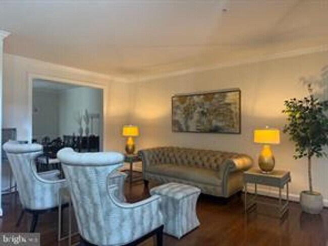 Building Photo - Beautiful, spacious colonial available for rent July 31st!