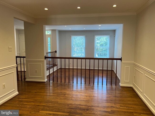 Building Photo - 5723 Brewer House Cir