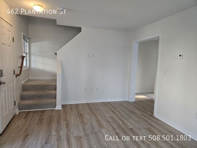 Building Photo - 462 Plantation St