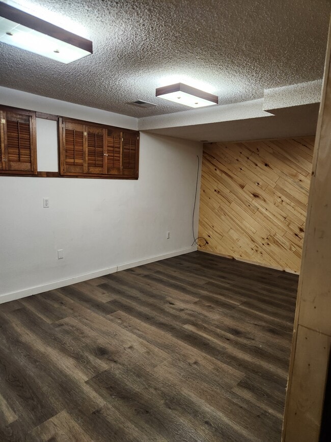 Building Photo - 20 Co Rd 4482