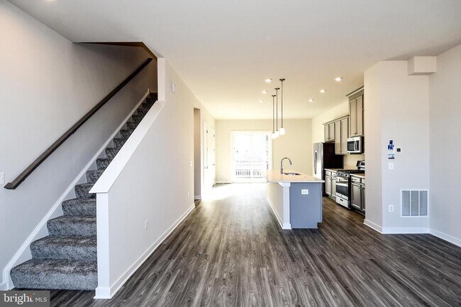 Building Photo - 1767 Hickory Wds Rd