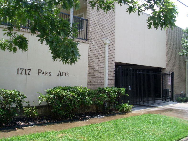 Building Photo - 1717 Park St