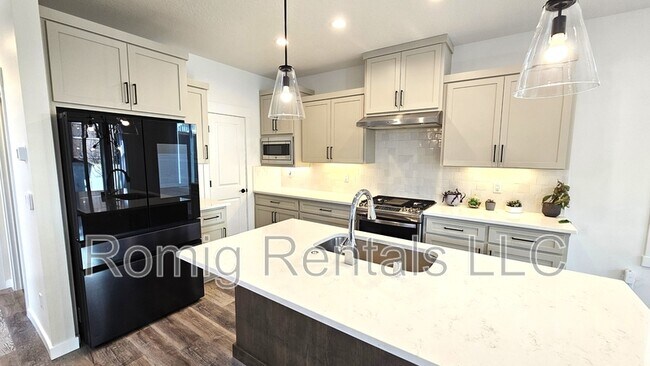 Building Photo - 906 NW 178th St