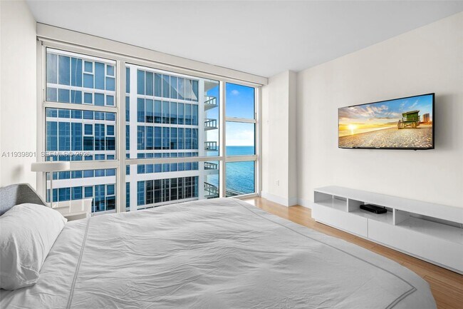 Building Photo - 6801 Collins Ave