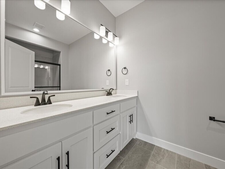 Building Photo - 16973 W 164th Ter