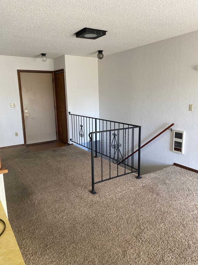 Building Photo - 2030-2040 NW Friel Street