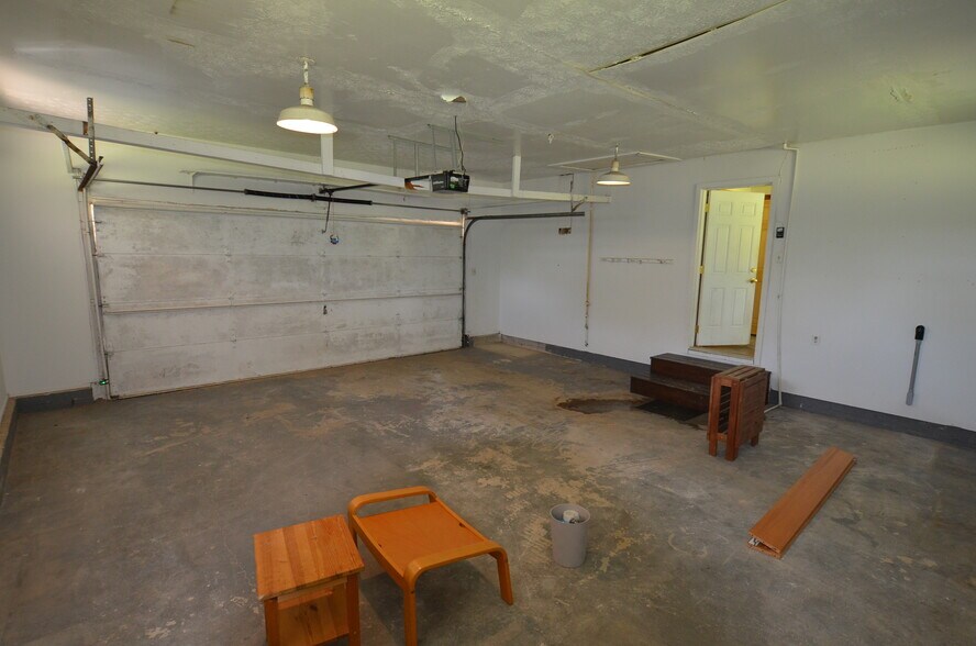 Building Photo - 52 Carol Ln