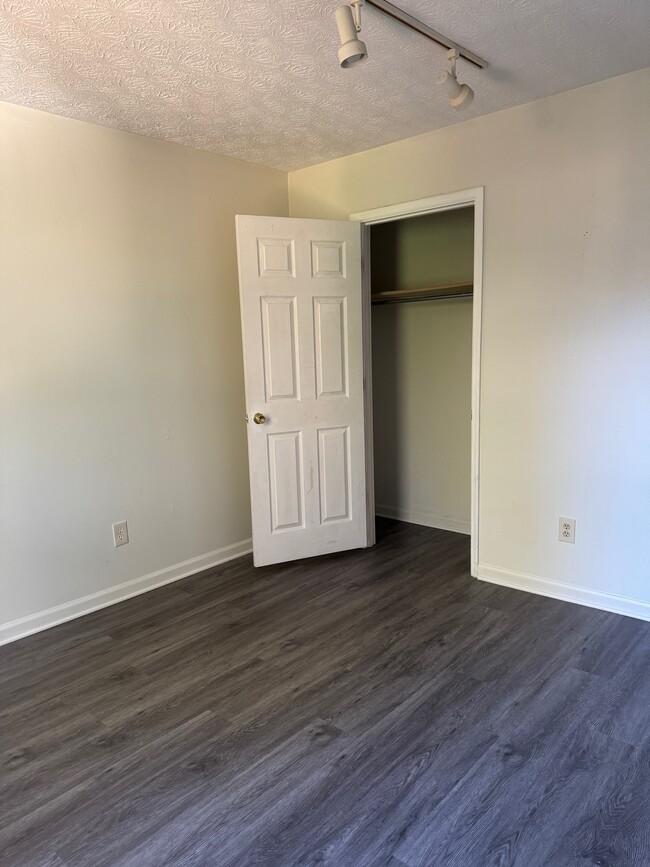 Building Photo - 2074 Hopkins Mill Rd