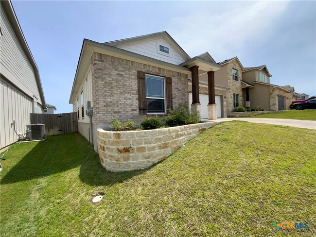 Building Photo - 2212 Clove Ct