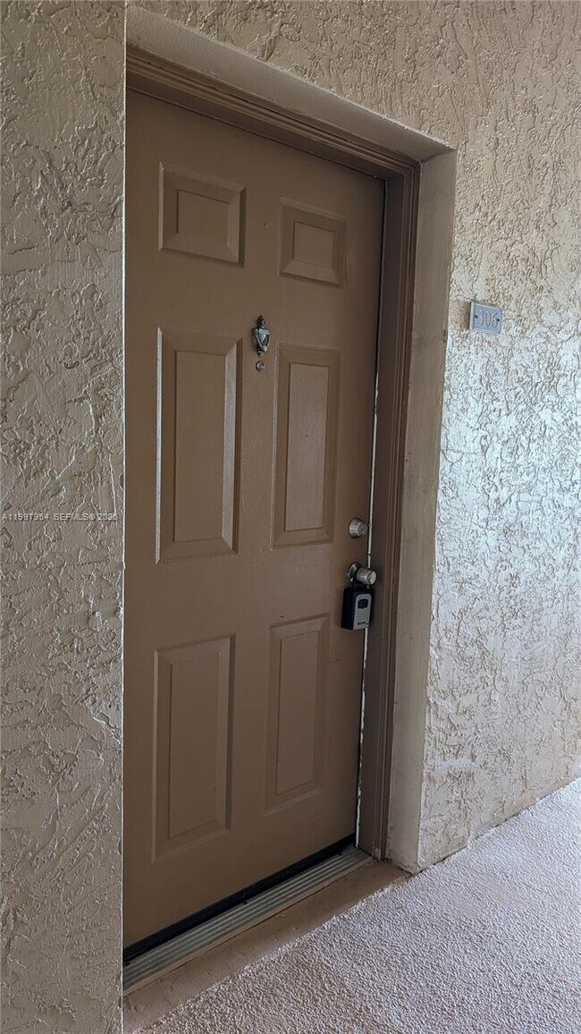 Building Photo - 151 SW 117th Ave