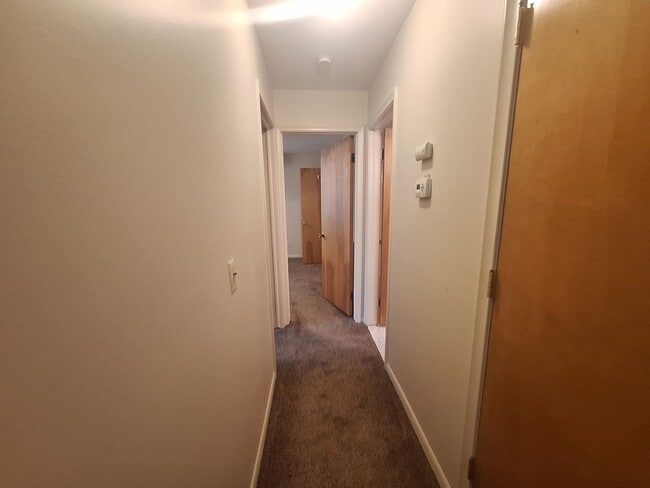 Building Photo - St Clair Shores 2 bedroom condo