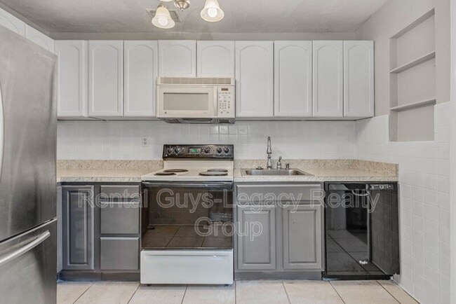 Building Photo - 4059 College St