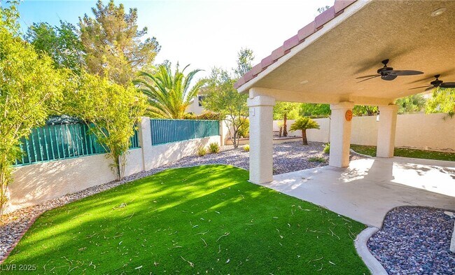 Building Photo - 9725 Hitching Rail Dr