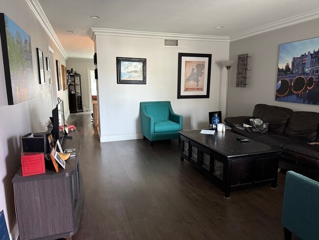 Building Photo - 2008 E Stearns Ave