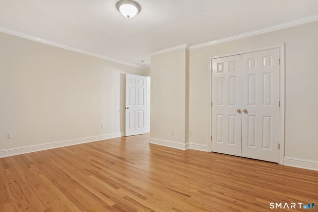Building Photo - 6 Silvermine Ave