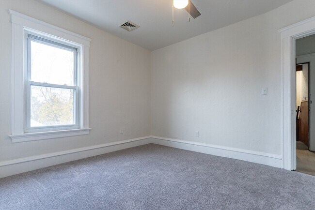 Building Photo - 643 Rathbun St