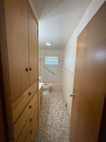 Building Photo - 1302 E Mumford Dr