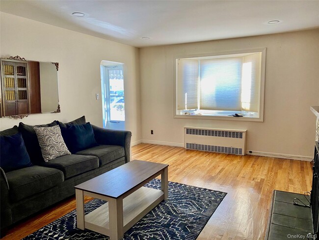 Building Photo - 49 Devonshire Dr