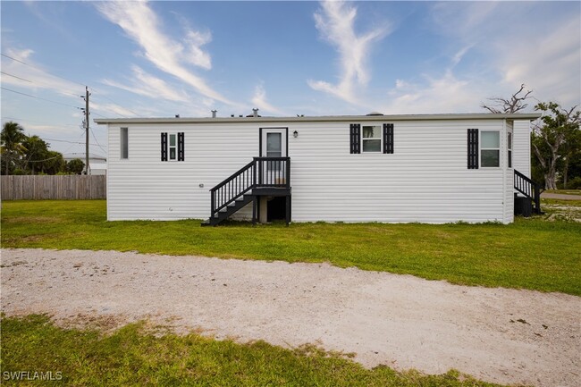 Building Photo - 16820 Banyon Dr