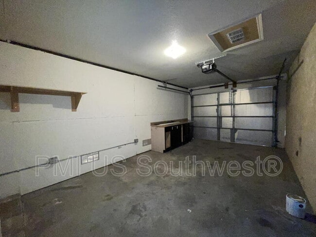 Building Photo - 2387 Alpine Dr