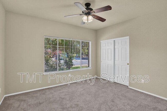 Building Photo - 8874 Mandalay Way
