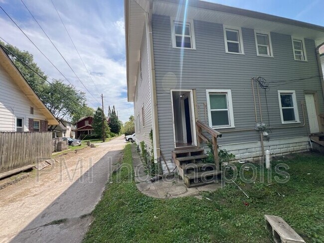 Building Photo - 310 N Riley Ave