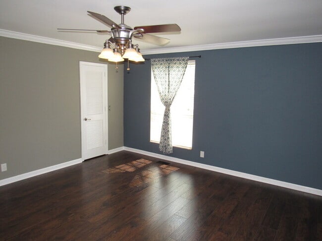 Building Photo - 4 bedroom home w/ walking trail to Percy P...