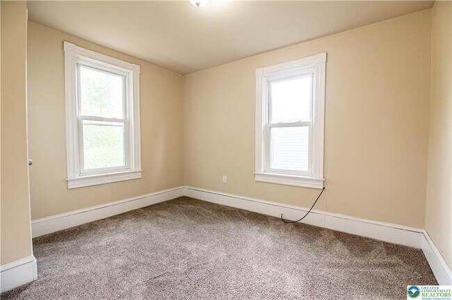 Building Photo - 1057 Jackson St