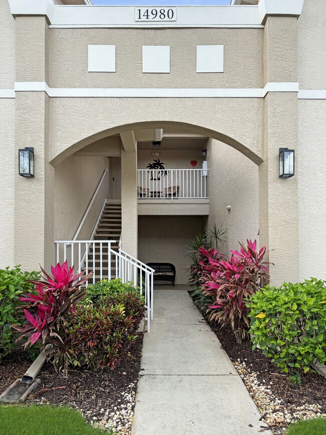 Building Photo - 14980 Vista View Way