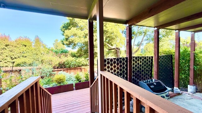 Building Photo - Glenview Craftsman Home with Exquisite Yard