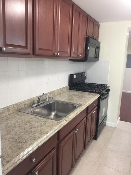 Building Photo - 1129 Carpenter St