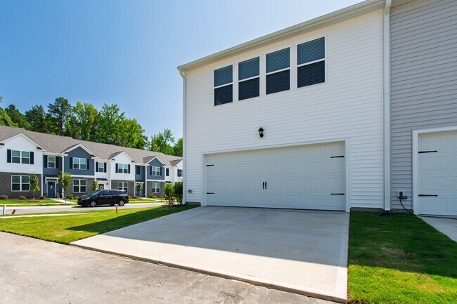 Building Photo - Brand-New End Unit Townhome in Townes at Anderson Farm!