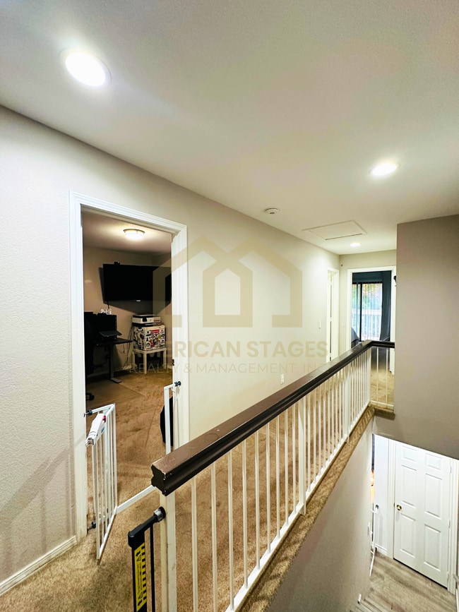 Building Photo - 131 Village Cir Dr