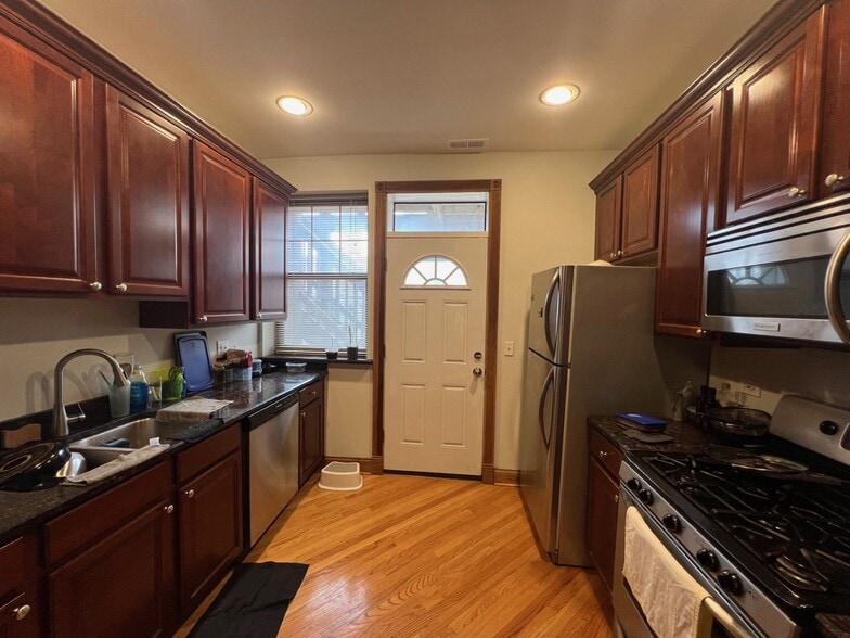 Building Photo - 5313 S Harper Ave