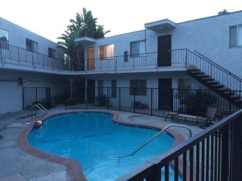 Pool - 2816 W 182nd St