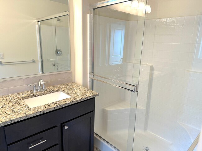 Building Photo - Newer 3-Bedroom in Middleton