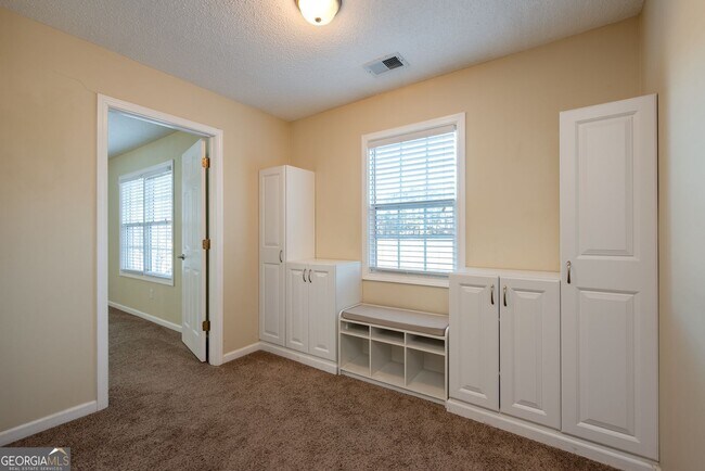 Building Photo - 135 Sandwood Dr