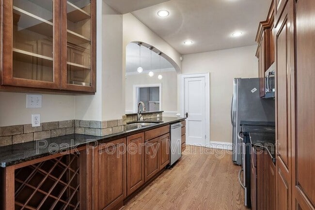 Building Photo - 3307 Grove Ave