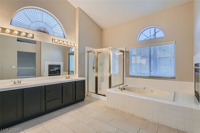 Building Photo - 7624 Desert Largo Ave