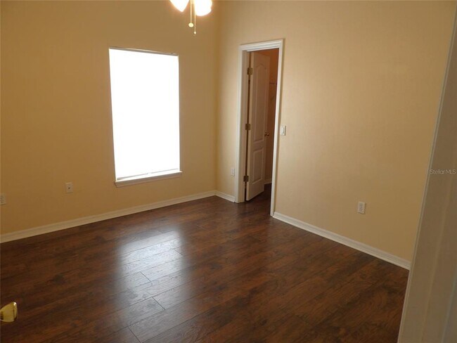 Building Photo - 3074 Bay Laurel Cir N