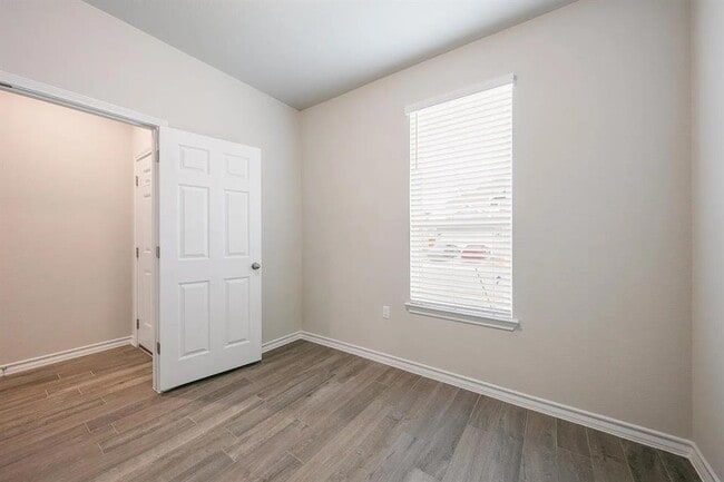 Building Photo - 1606 Jacey Way