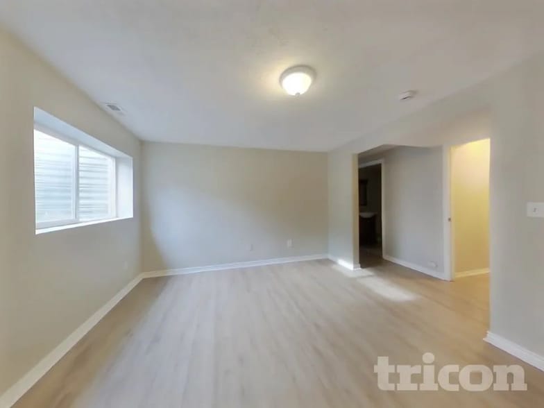 Building Photo - 846 E 900 N