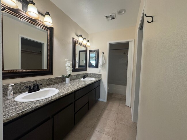 Building Photo - 1611 AZ-95