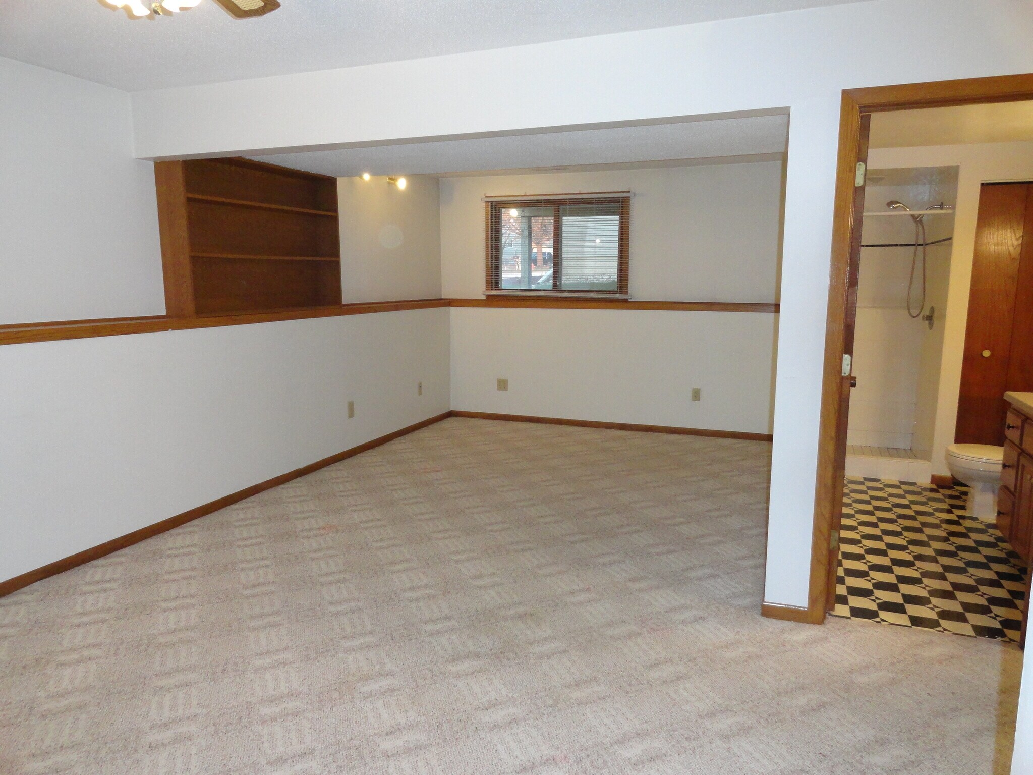 Building Photo - 1852 Evergreen Dr NW
