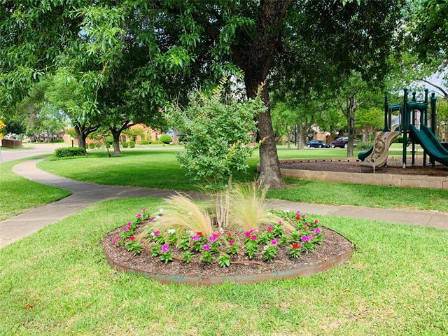 Building Photo - 2921 Lake Valley Dr